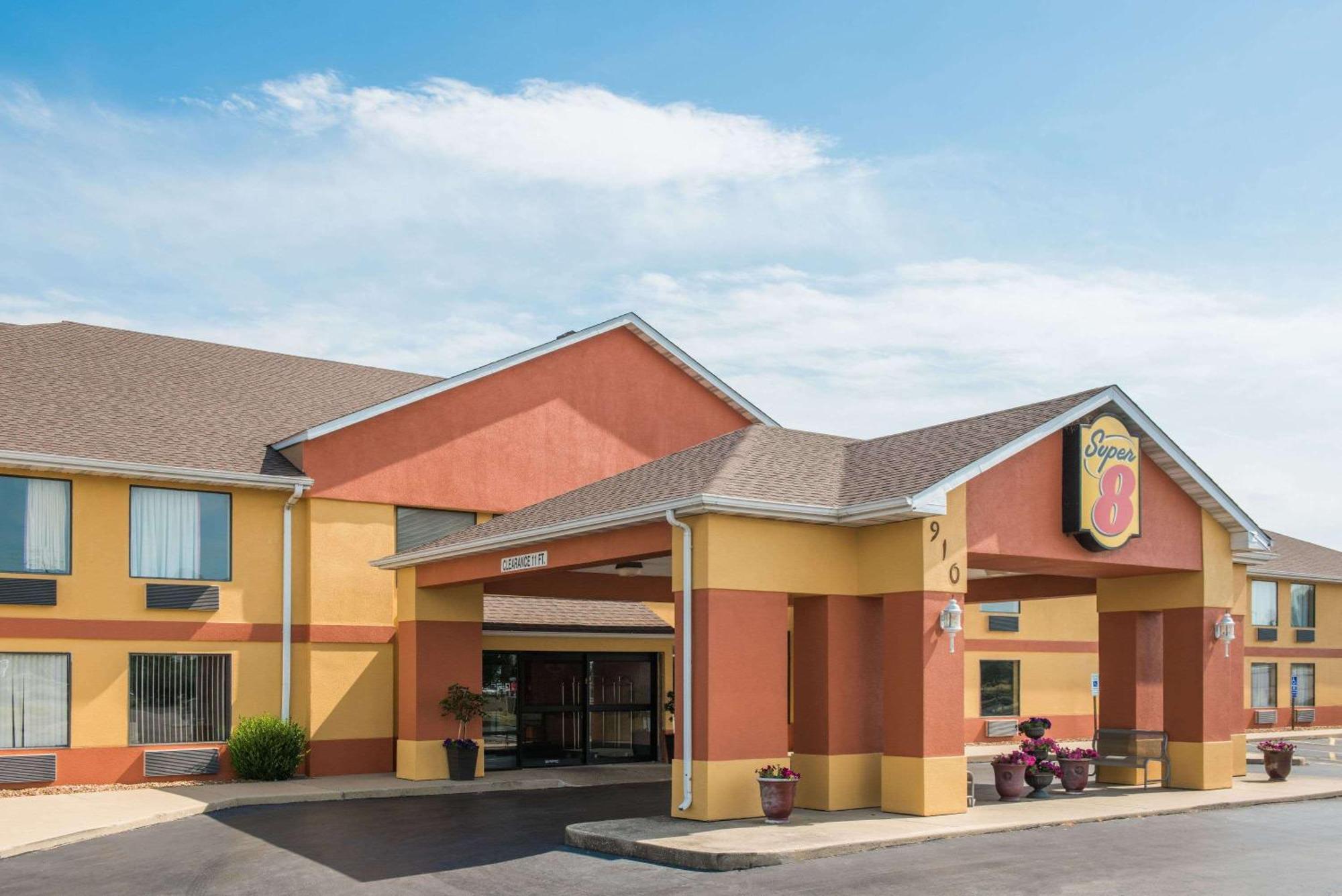 Super 8 By Wyndham Troy Il/St. Louis Area Hotel Exterior foto