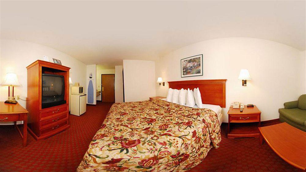 Super 8 By Wyndham Troy Il/St. Louis Area Hotel Exterior foto